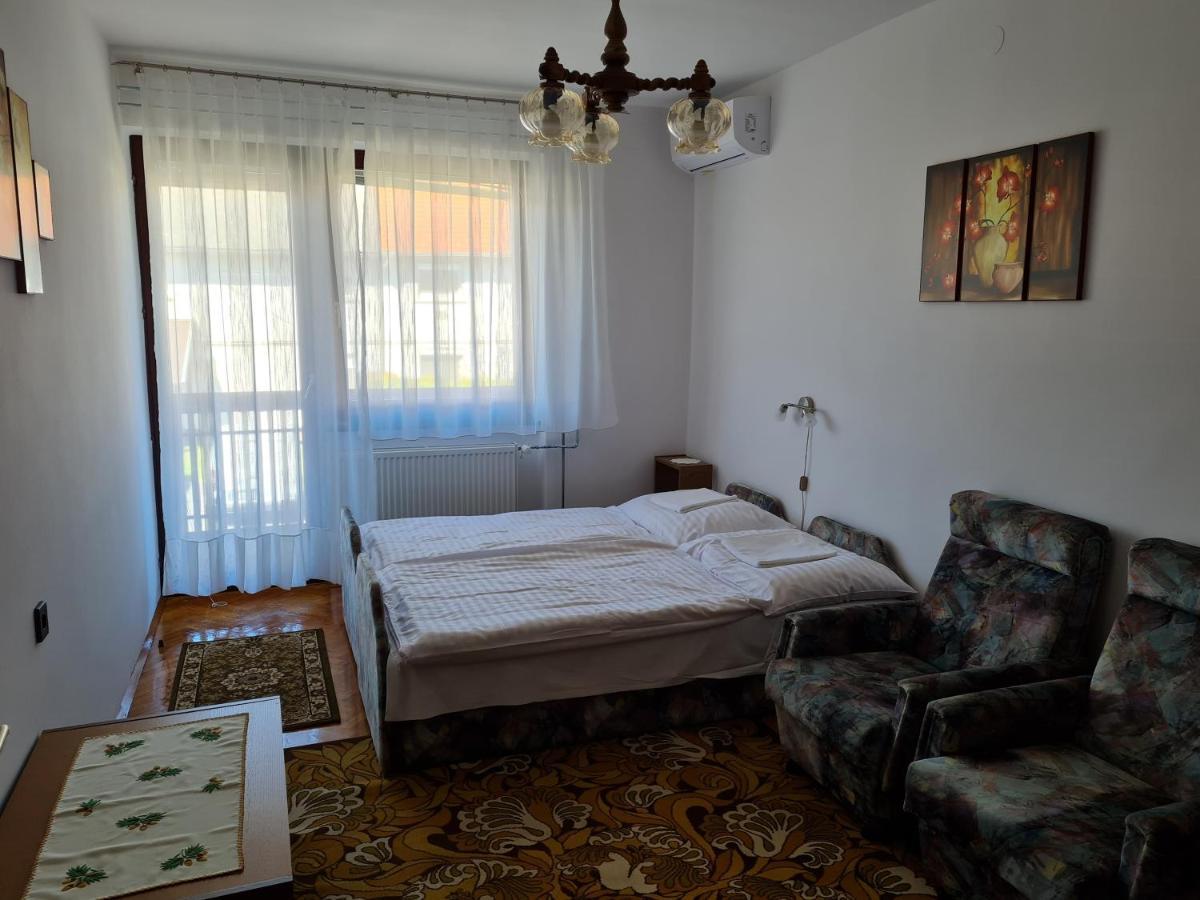 Gyöngyvirág Apartman Lenti Esterno foto