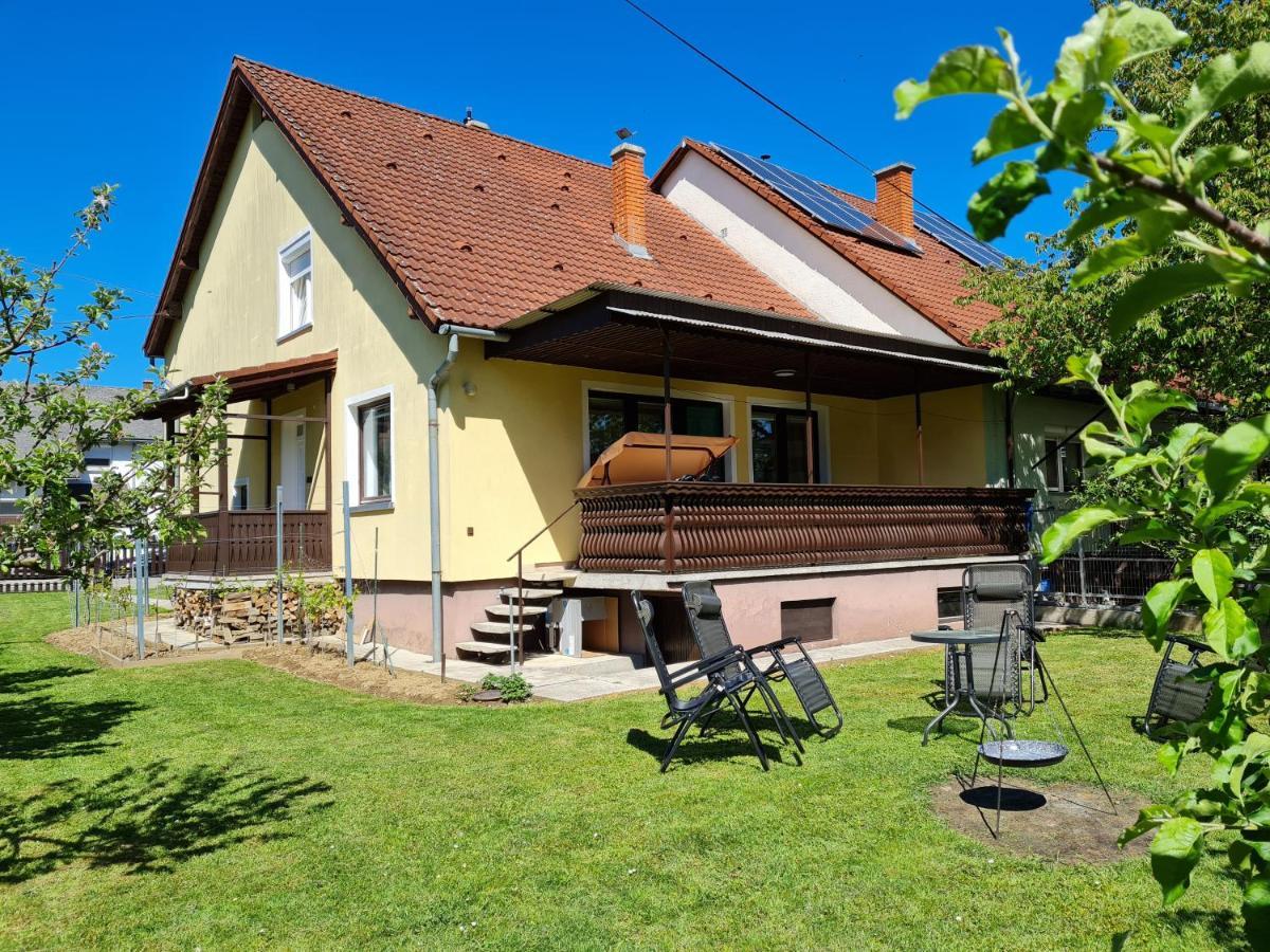 Gyöngyvirág Apartman Lenti Esterno foto
